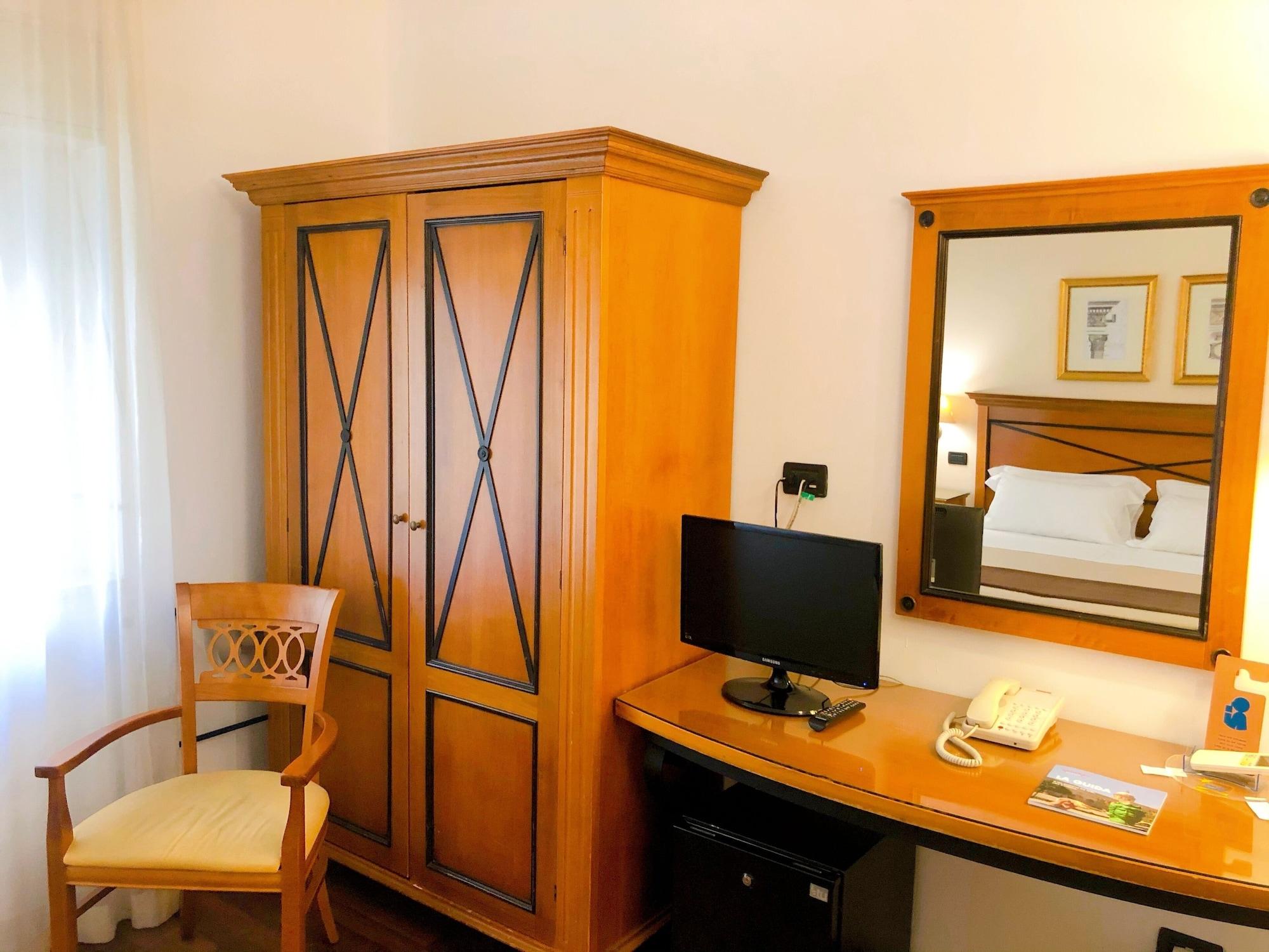 Hotel Florio Opera 3*