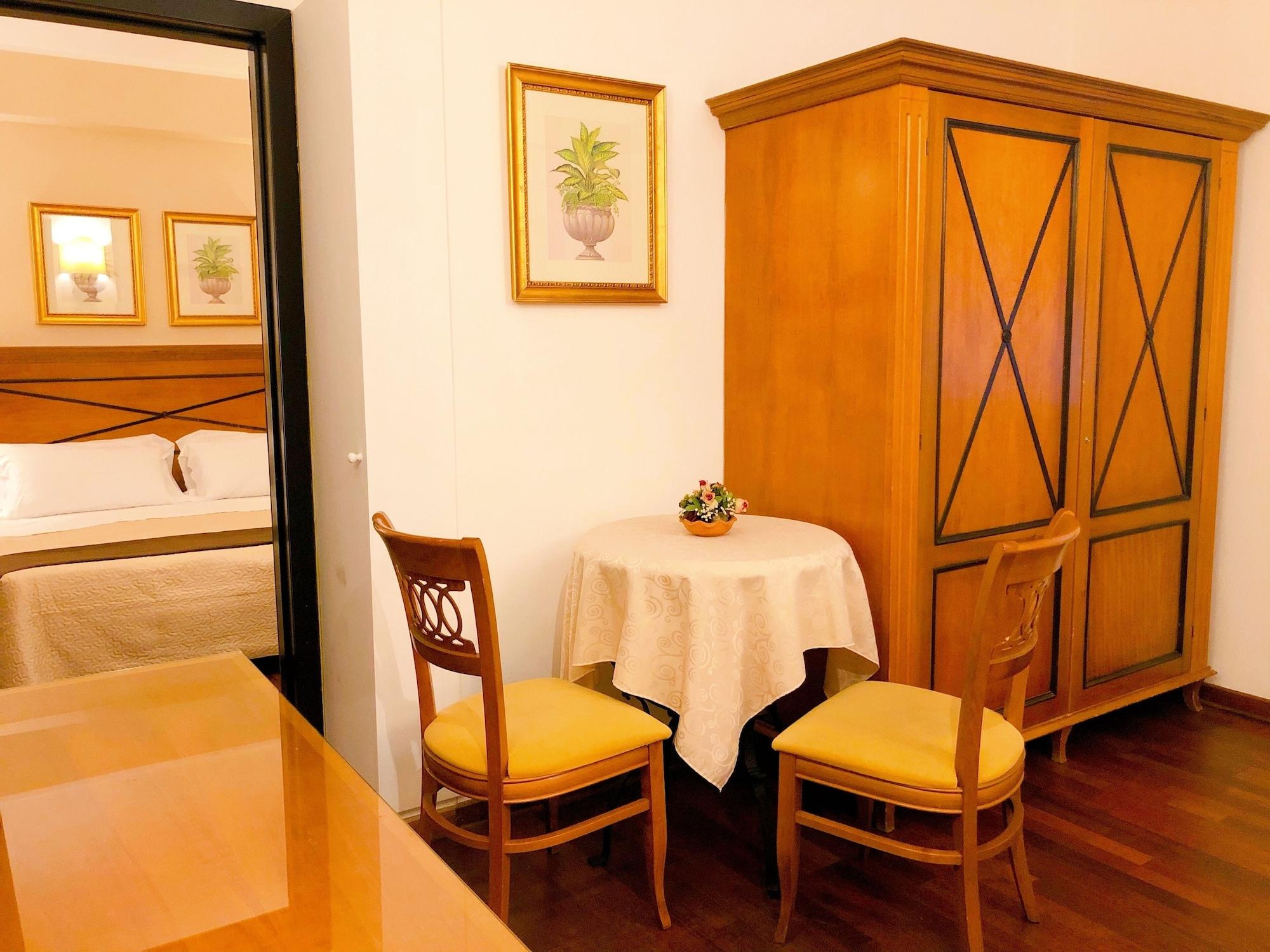 Hotel Florio Opera 3*